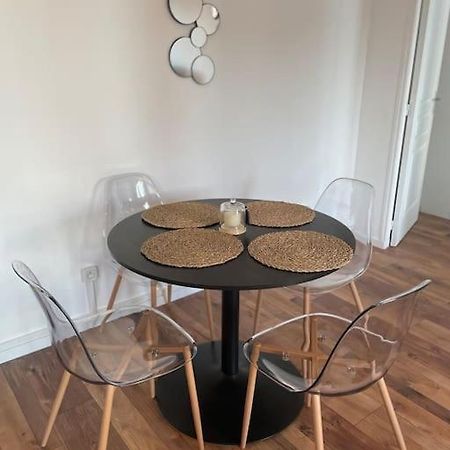 Bel Appartement Meyzieu Centre Proche Tramway Bagian luar foto
