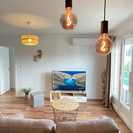 Bel Appartement Meyzieu Centre Proche Tramway Bagian luar foto