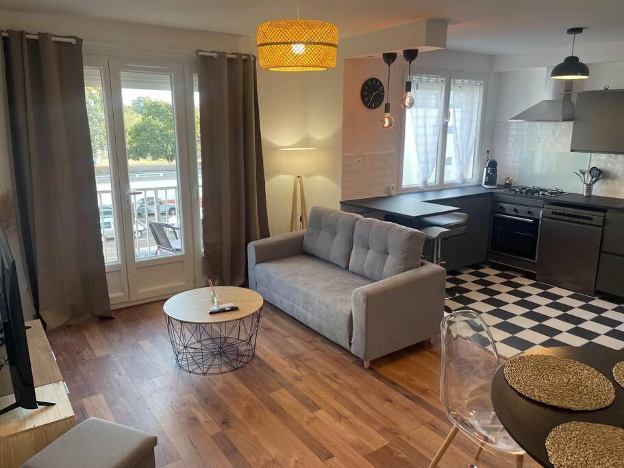 Bel Appartement Meyzieu Centre Proche Tramway Bagian luar foto
